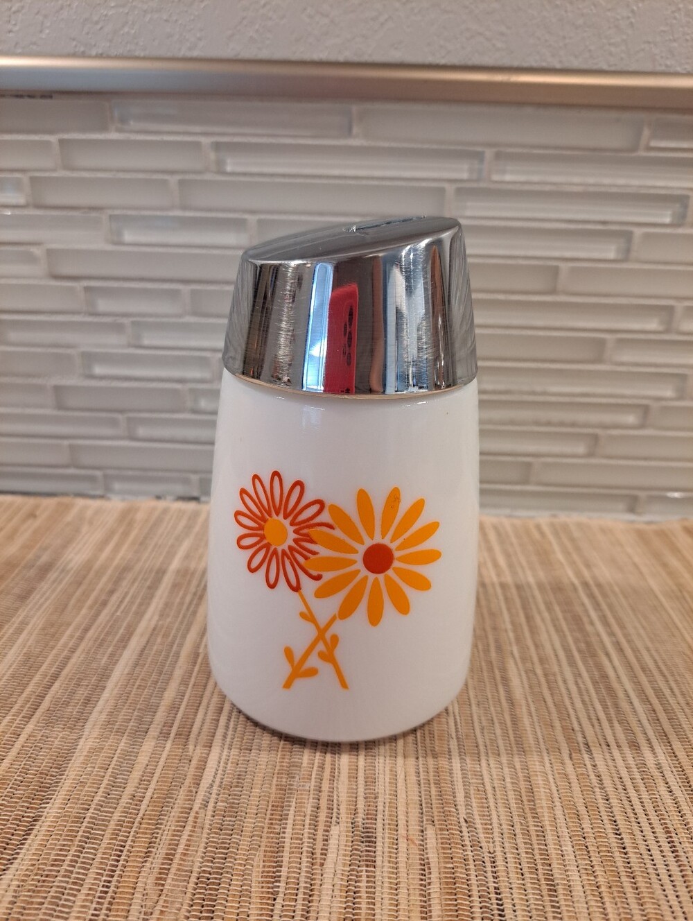 Vtg Dripcut Starline Sugar Dispenser Orange Daisy No.S 930 White Milk Glass